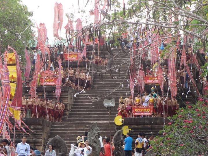 Hotel Rainbow Hill Nang Rong Zewnętrze zdjęcie